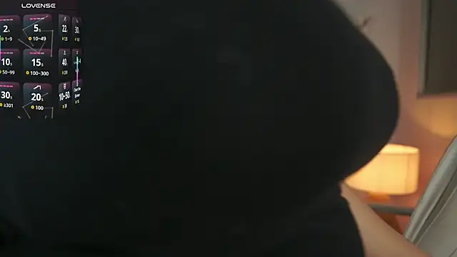 Snapshot of MilaCrave chatting on October 25, 11:42 am MilaCrave online show from October 25, 11:42 am