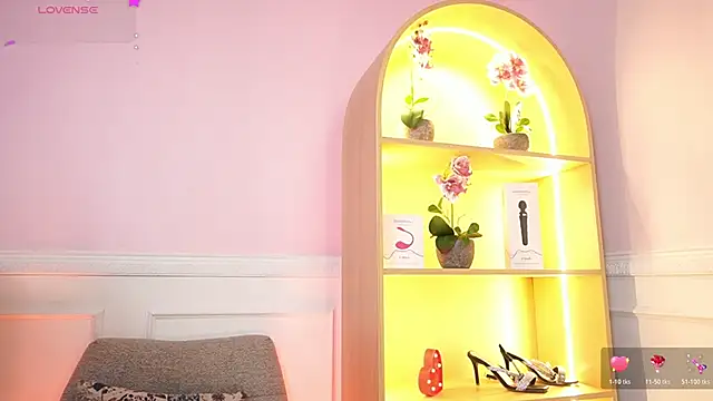 Snapshot of MilaCrave chatting on February 23, 12:17 pm MilaCrave online show from February 23, 12:17 pm