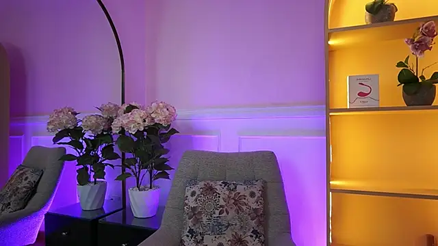 Snapshot of MilaCrave chatting on February 26, 11:54 am MilaCrave online show from February 26, 11:54 am