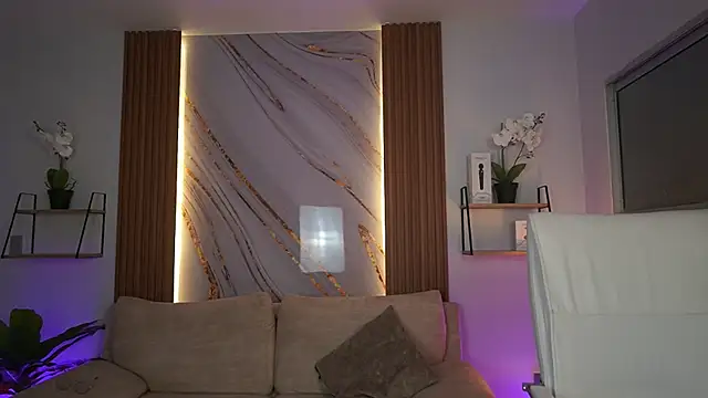 MilaCrave online show from December 16, 11:36 am