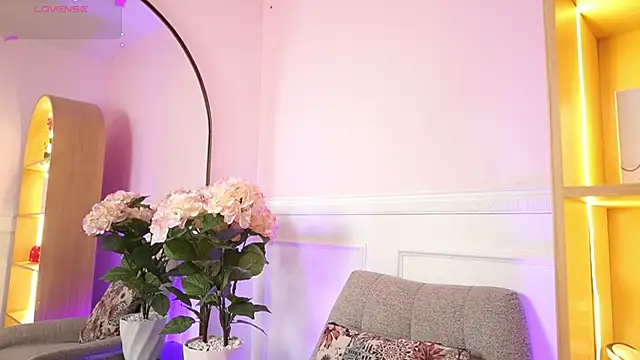 Snapshot of MilaCrave chatting on February 7, 11:40 am MilaCrave online show from February 7, 11:40 am