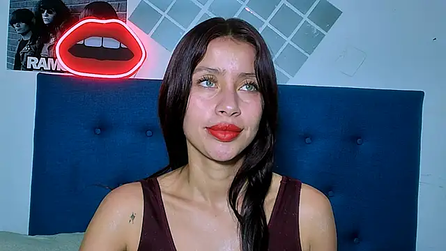 Snapshot of Sofiia_Tay chatting on September 17, 1:46 pm Sofiia Tay online show from September 17, 1:46 pm
