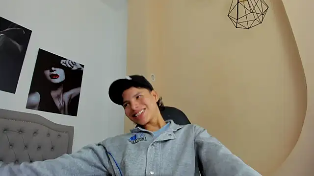 Snapshot of camillo_virgil chatting on September 26, 12:01 pm camillo virgil online show from September 26, 12:01 pm