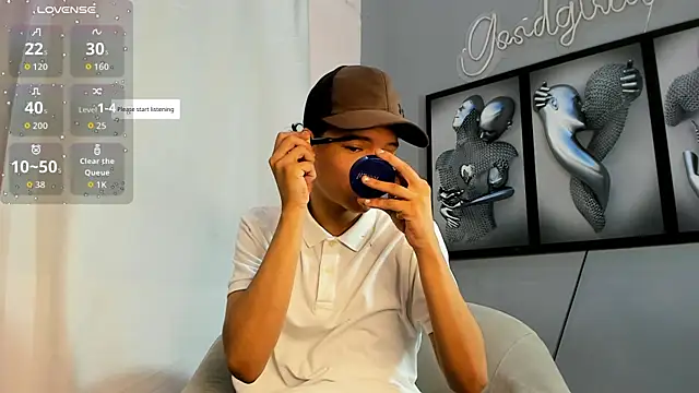 Snapshot of camillo_virgil chatting on October 19, 10:40 am camillo virgil online show from October 19, 10:40 am