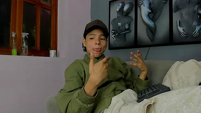 Snapshot of camillo_virgil chatting on October 12, 11:00 am camillo virgil online show from October 12, 11:00 am