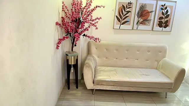 Anie johnson online show from November 12, 7:29 pm