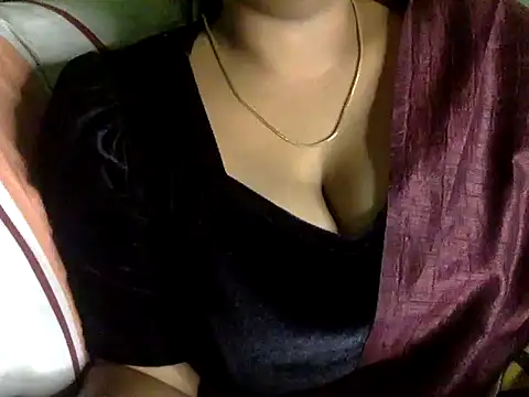 Snapshot of Dimplegirl chatting on November 3, 5:38 pm Dimplegirl online show from November 3, 5:38 pm