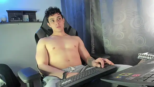 Snapshot of yourfavoriteboy__ chatting on September 20, 5:45 am yourfavoriteboy online show from September 20, 5:45 am