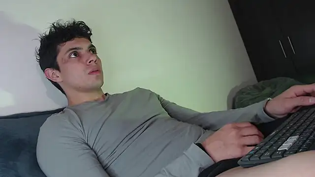 Snapshot of yourfavoriteboy__ chatting on September 23, 10:39 pm yourfavoriteboy online show from September 23, 10:39 pm