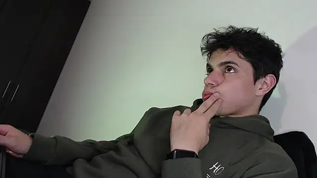 Snapshot of yourfavoriteboy__ chatting on December 5, 5:50 am yourfavoriteboy online show from December 5, 5:50 am