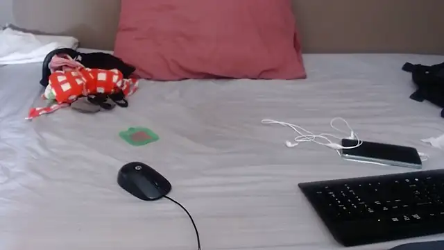 TALLHORNYBEAR online show from September 26, 4:08 am