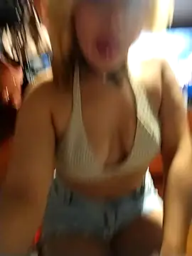 Snapshot of Ashleycam69 chatting on November 11, 3:23 am Ashleycam69 online show from November 11, 3:23 am