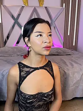 jennie whitee online show from October 8, 11:45 am