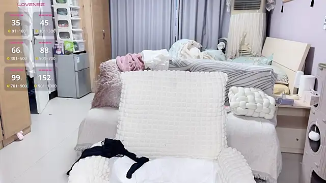 Y2Luvk online show from October 27, 11:05 pm