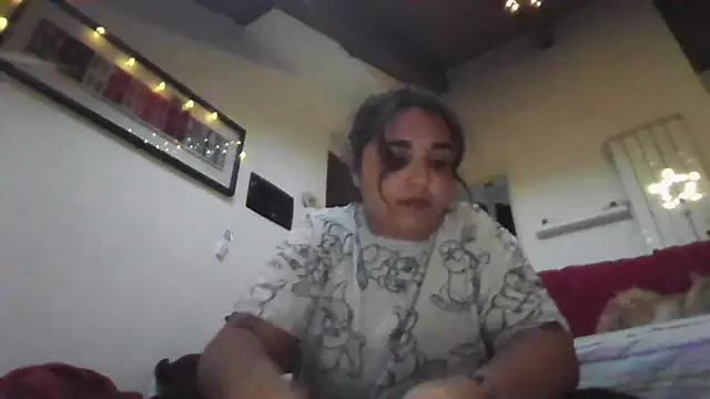 Snapshot of LadySophia03 chatting on November 18, 3:59 pm LadySophia03 online show from November 18, 3:59 pm