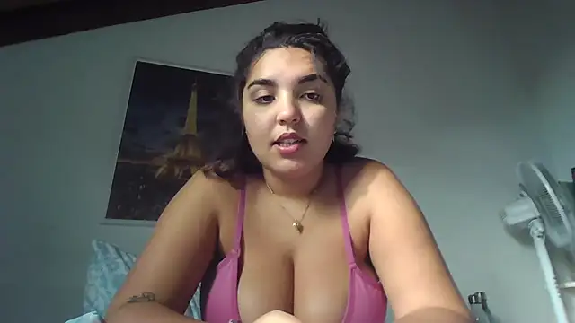 Snapshot of LadySophia03 chatting on December 5, 11:09 am LadySophia03 online show from December 5, 11:09 am