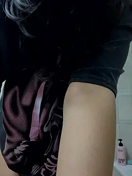 Snapshot of lau_laulu chatting on January 14, 3:43 am lau laulu online show from January 14, 3:43 am