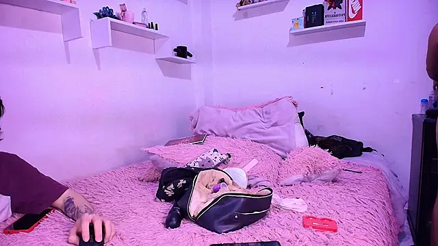 annyharriis online show from February 3, 9:42 pm