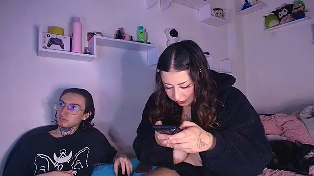 annyharriis online show from April 8, 6:53 pm