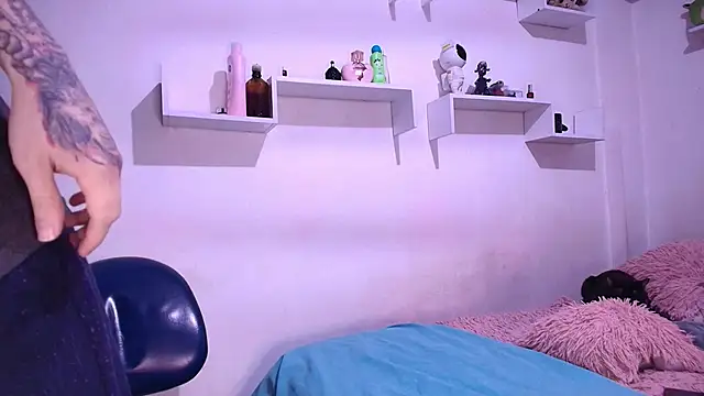 Snapshot of annyharriis chatting on May 27, 9:11 pm annyharriis online show from May 27, 9:11 pm