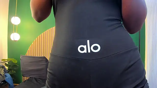 halleylorens online show from November 29, 8:03 am