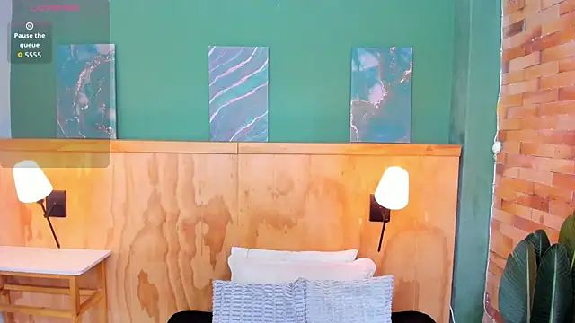 halleylorens online show from February 19, 7:11 pm