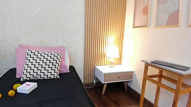 halleylorens online show from November 4, 7:06 pm