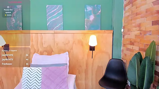 halleylorens online show from March 11, 7:08 pm