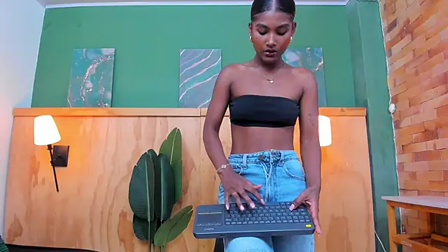 halleylorens online show from February 23, 5:24 pm