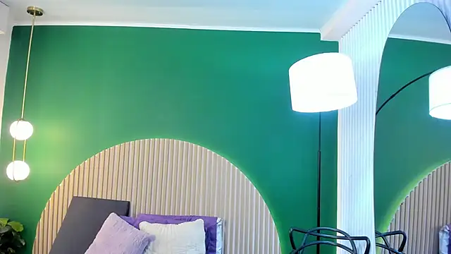 halleylorens online show from December 5, 7:12 pm