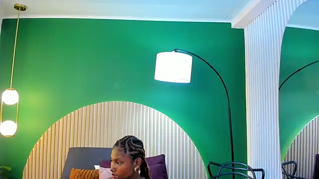 halleylorens online show from November 18, 7:17 pm