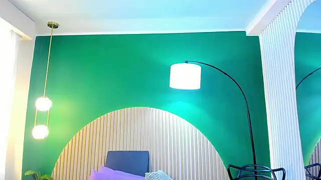 halleylorens online show from November 22, 7:24 pm