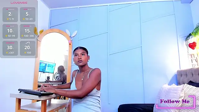 halleylorens online show from February 9, 7:34 pm