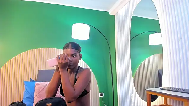 halleylorens online show from March 21, 12:20 pm