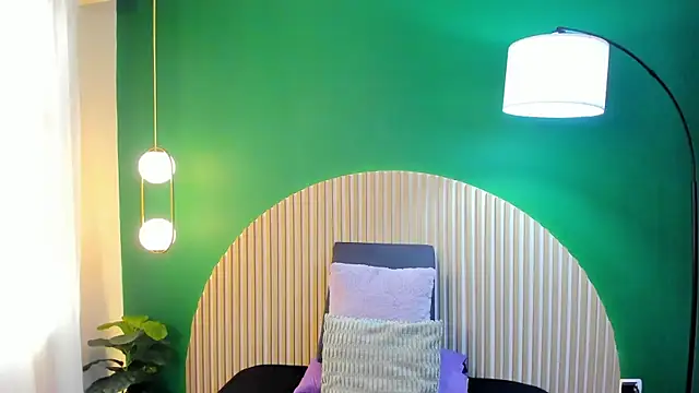 halleylorens online show from November 26, 7:25 pm