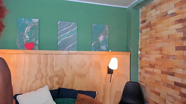 halleylorens online show from October 18, 7:16 pm