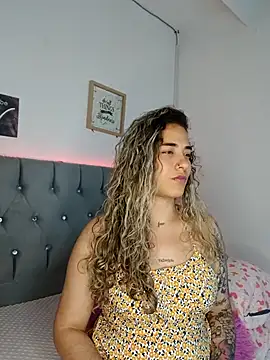 Snapshot of Miss-Melina chatting on September 14, 4:24 am Miss-Melina online show from September 14, 4:24 am