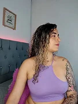 Snapshot of Miss-Melina chatting on September 24, 10:38 pm Miss-Melina online show from September 24, 10:38 pm