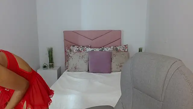 SarayVega  online show from September 22, 7:20 pm