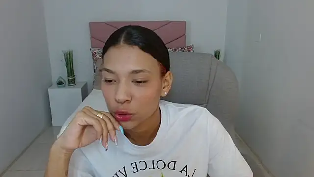 SarayVega  online show from September 20, 12:21 pm