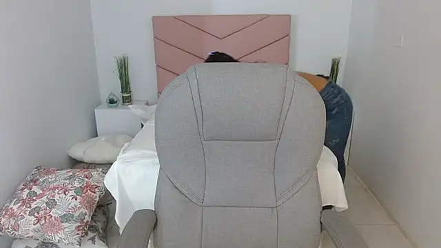 SarayVega  online show from September 26, 7:21 pm