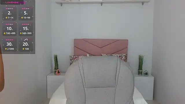 SarayVega  online show from October 18, 7:27 pm