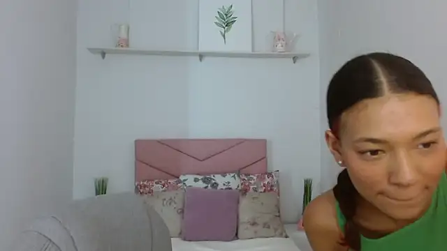 SarayVega  online show from September 13, 6:52 pm