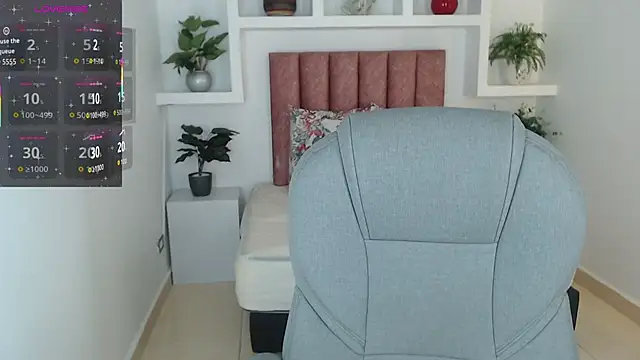 SarayVega  online show from November 14, 7:28 pm