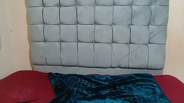 Snapshot of curveAss222 chatting on November 26, 2:50 pm curveAss222 online show from November 26, 2:50 pm