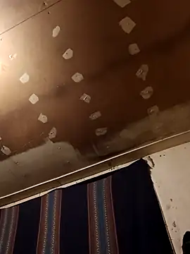 Snapshot of lucho2328 chatting on September 18, 5:10 am lucho2328 online show from September 18, 5:10 am