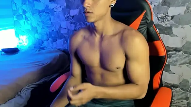 ZYZZ1312 online show from June 2, 1:05 am