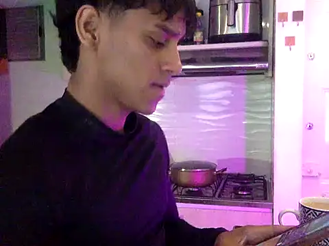 Snapshot of ZYZZ1312 chatting on January 7, 7:41 pm ZYZZ1312 online show from January 7, 7:41 pm