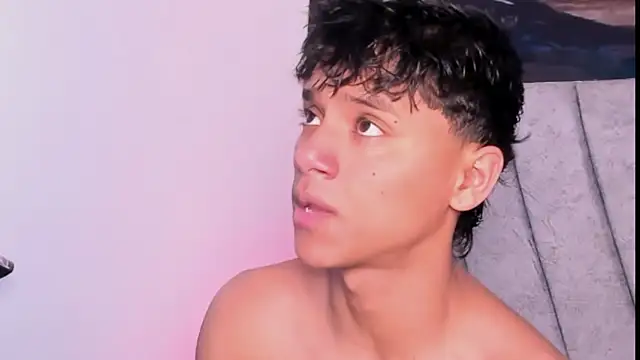 Snapshot of ZYZZ1312 chatting on January 15, 5:38 pm ZYZZ1312 online show from January 15, 5:38 pm