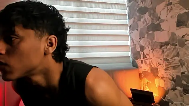 Snapshot of ZYZZ1312 chatting on February 12, 5:45 pm ZYZZ1312 online show from February 12, 5:45 pm